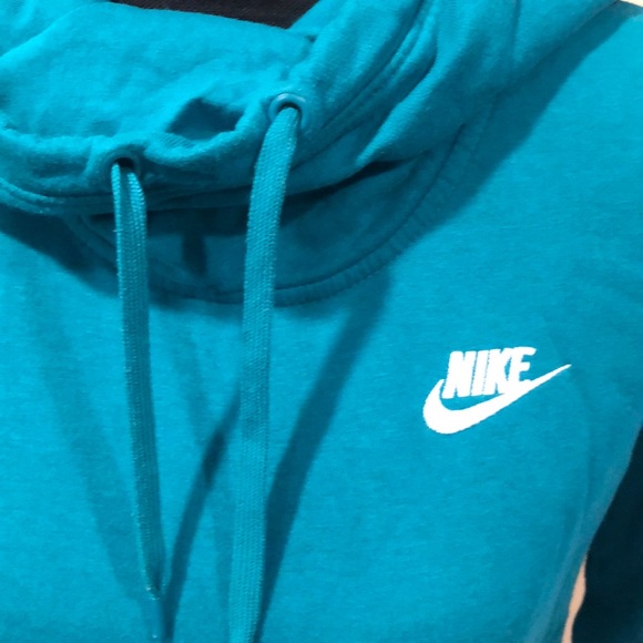 Women’s Nike sweatshirt - Picture 2 of 4